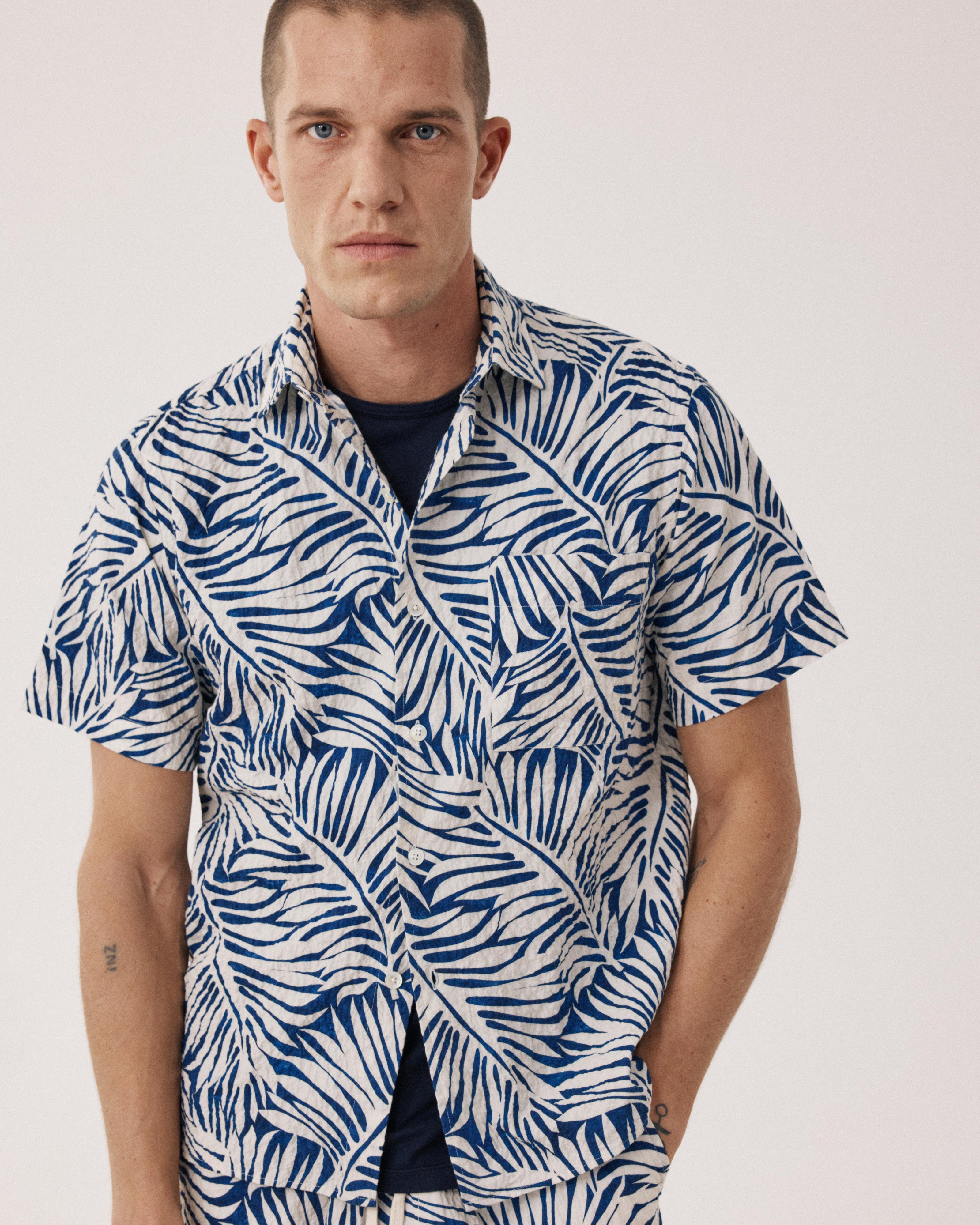 Chemise Homme en Coton Imprimé Palmiers Bleu Pedro BF26028-01