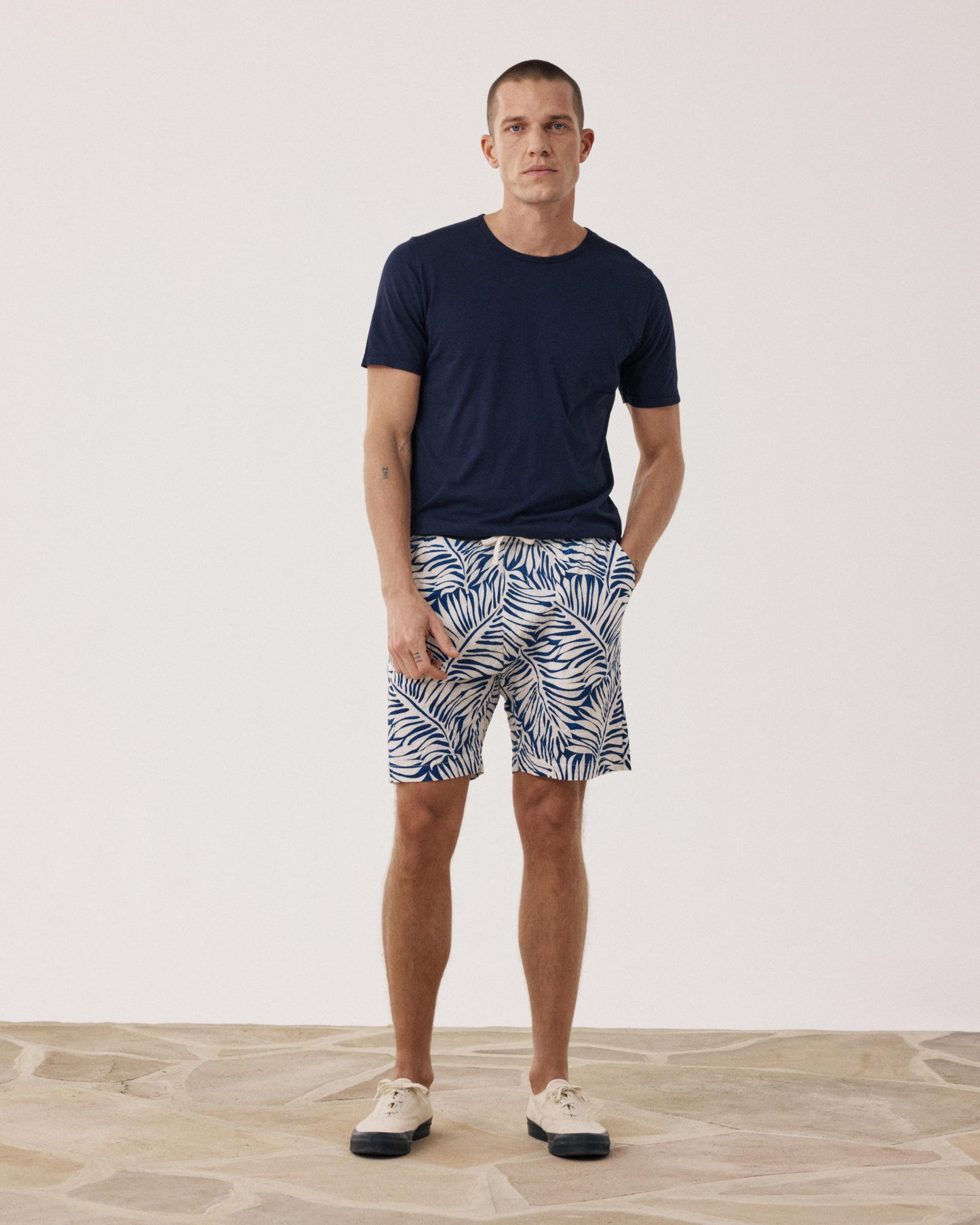 Men's Blue Tropical Print Cotton Shorts Joggy BF58108-01