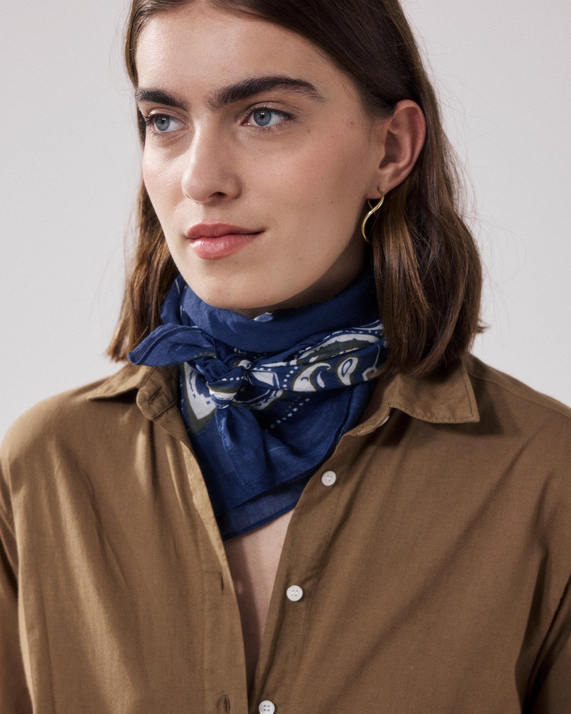 Bandana Femme en Coton Bleu Indigo Paisley