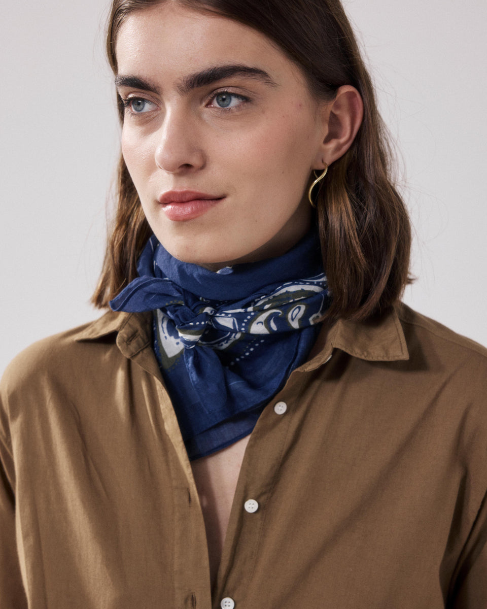 Bandana Femme en Coton Bleu Indigo Paisley - Image alternative