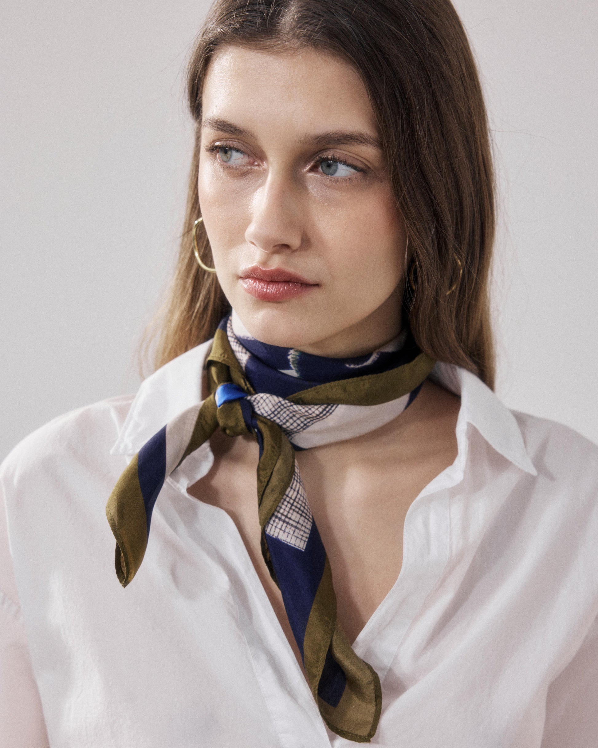 Bandana Femme en Soie Bleu Marine Japan