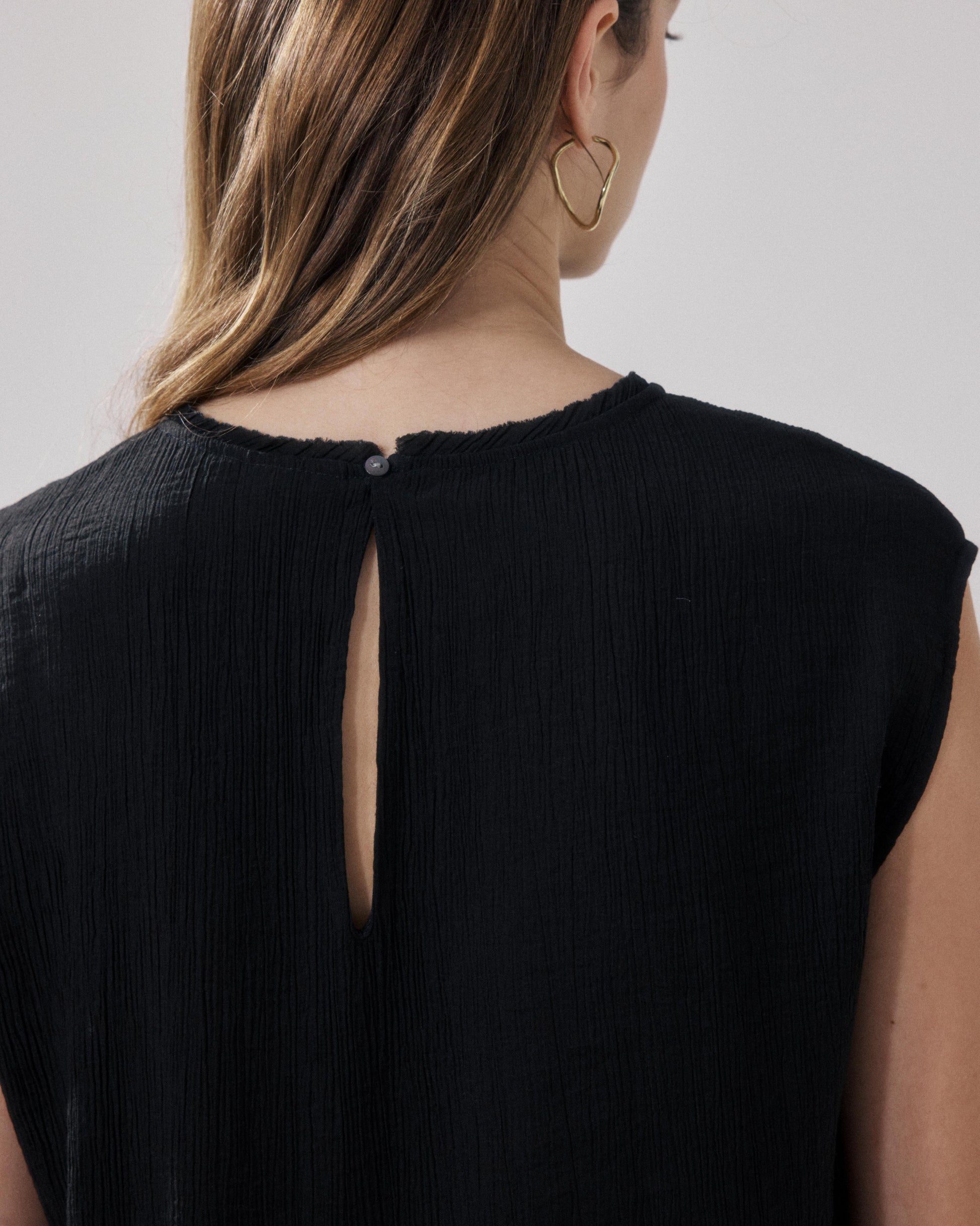 Howi BFHC634-10 Black Cotton Women's Top