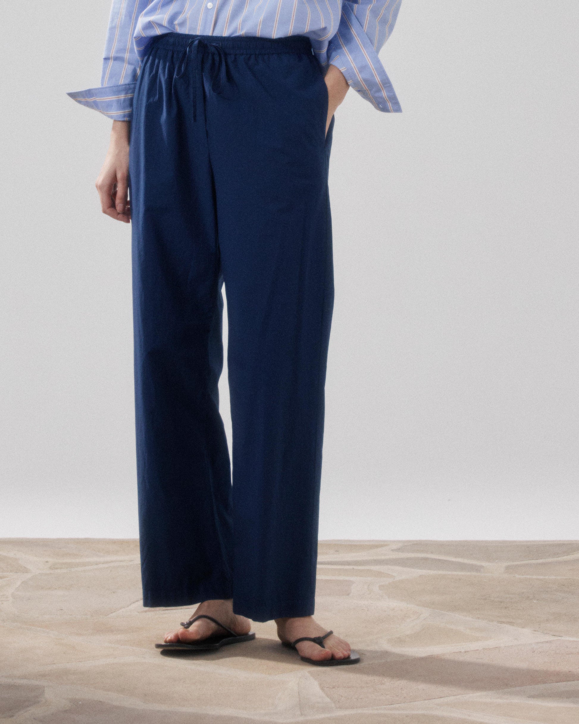 Pantalon Femme en Popeline Bleu Nuit Peyo BFPK610-43