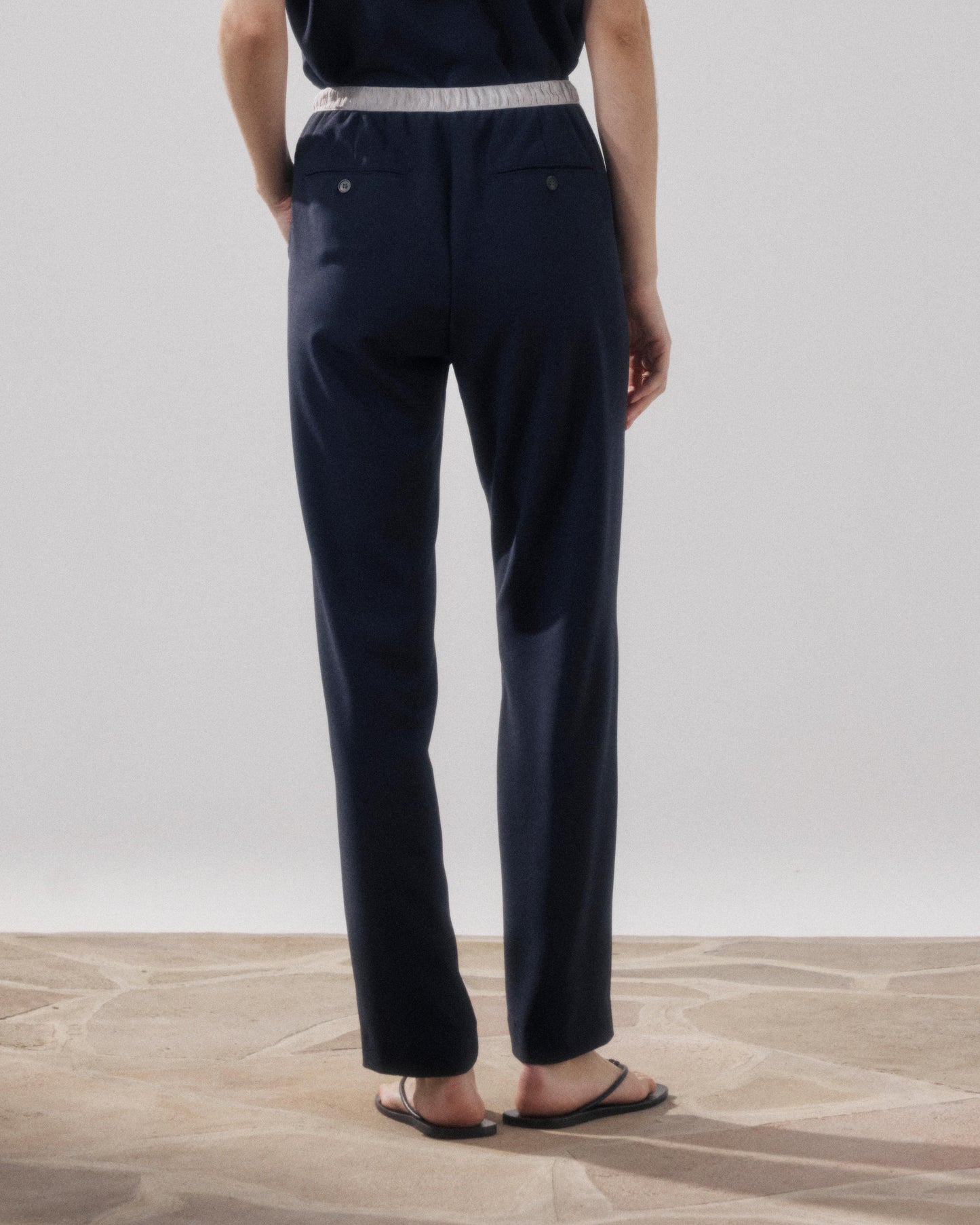 Pantalones de mujer en crepé azul noche Pirol BFPM613-02