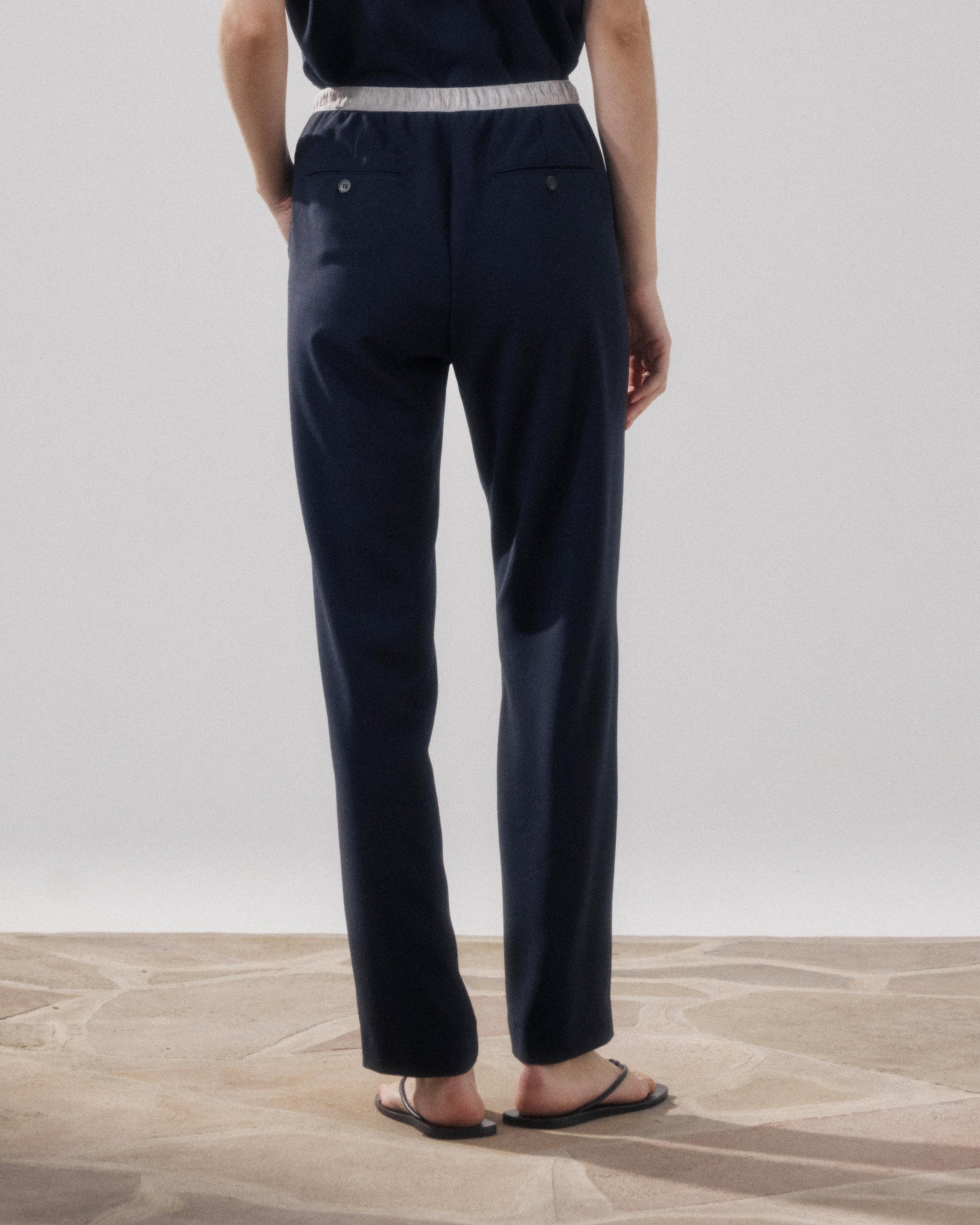 Pantalones de mujer en crepé azul noche Pirol BFPM613-02