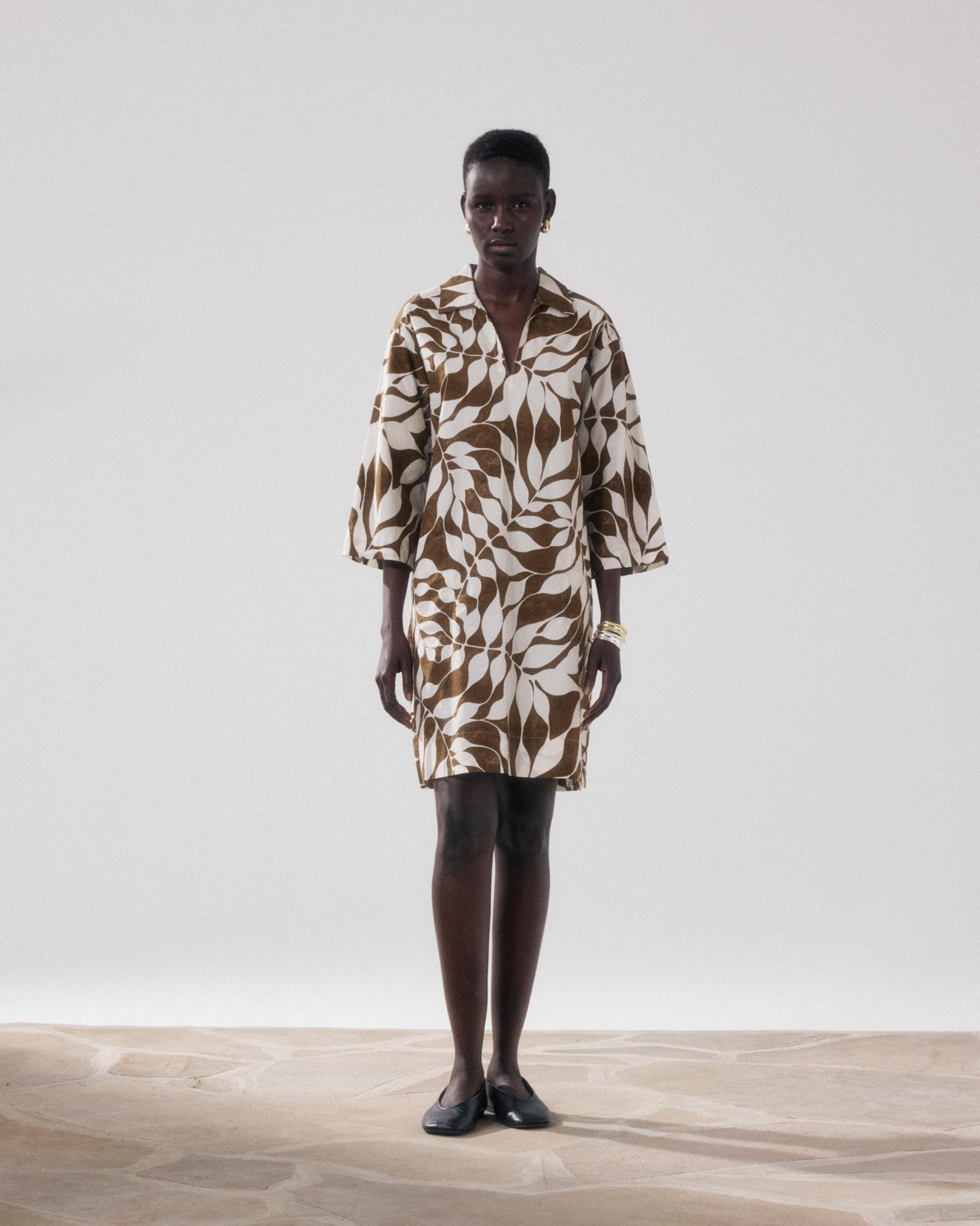 Robe Femme en Coton Imprimé Feuilles Blanc & Marron Ralli BFRA622-02