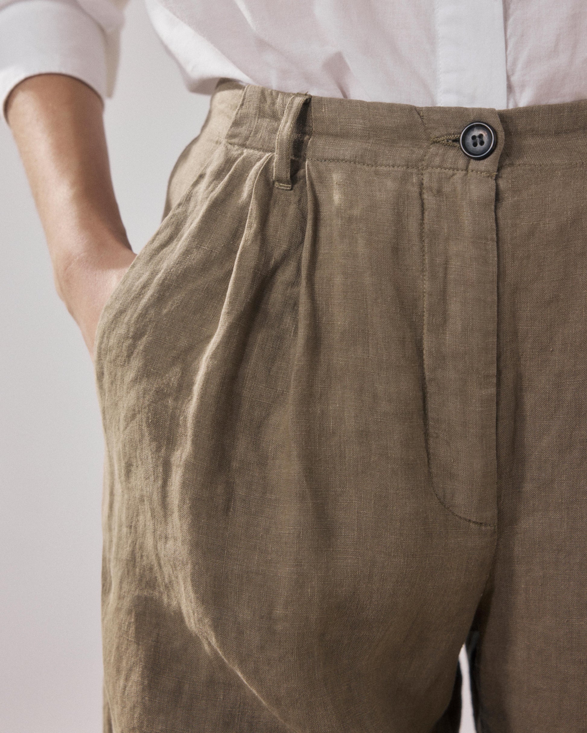 Women's Khaki Sterling Linen Short