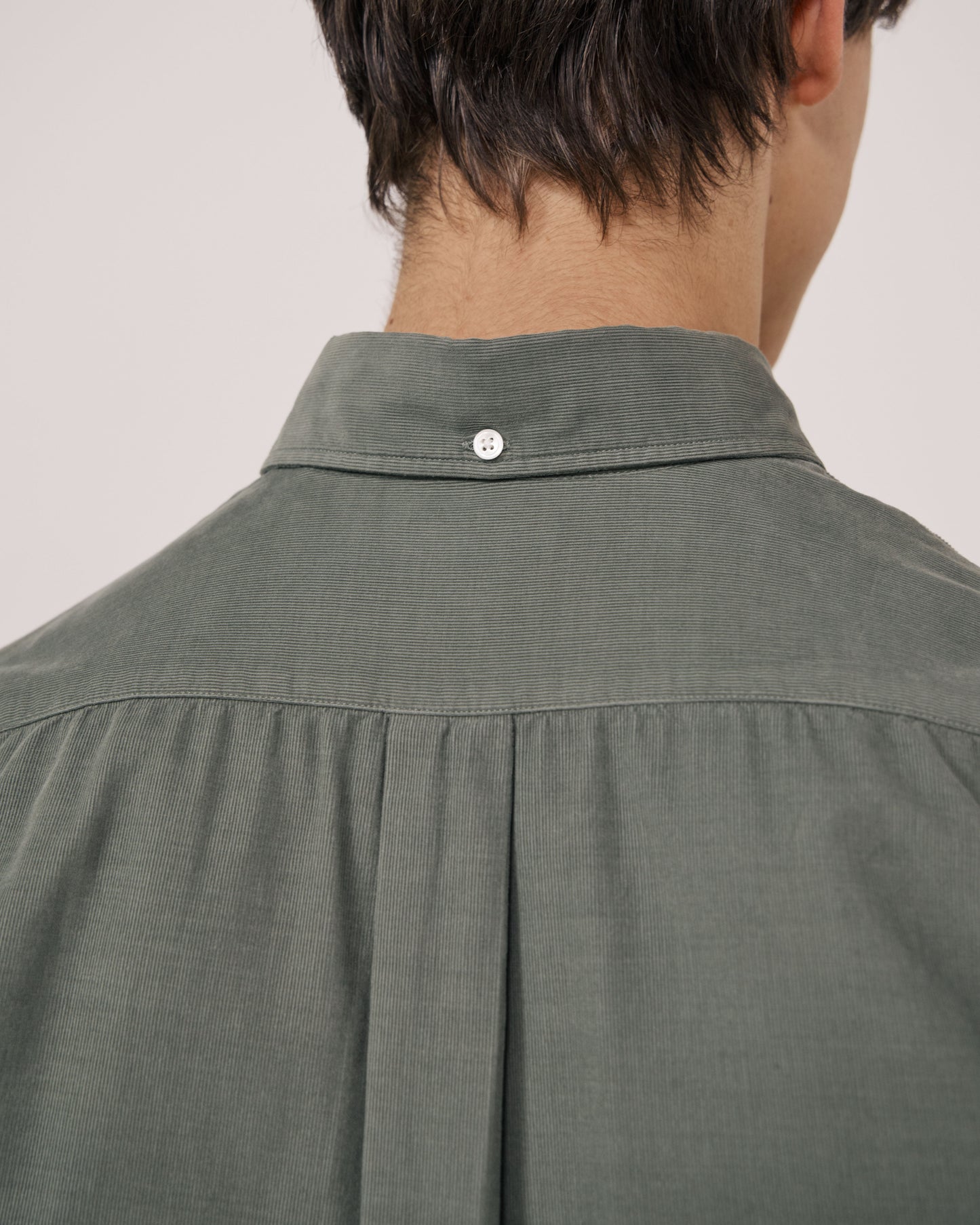 Chemise Homme en Velours Côtelé Fin Vert Militaire Pitt