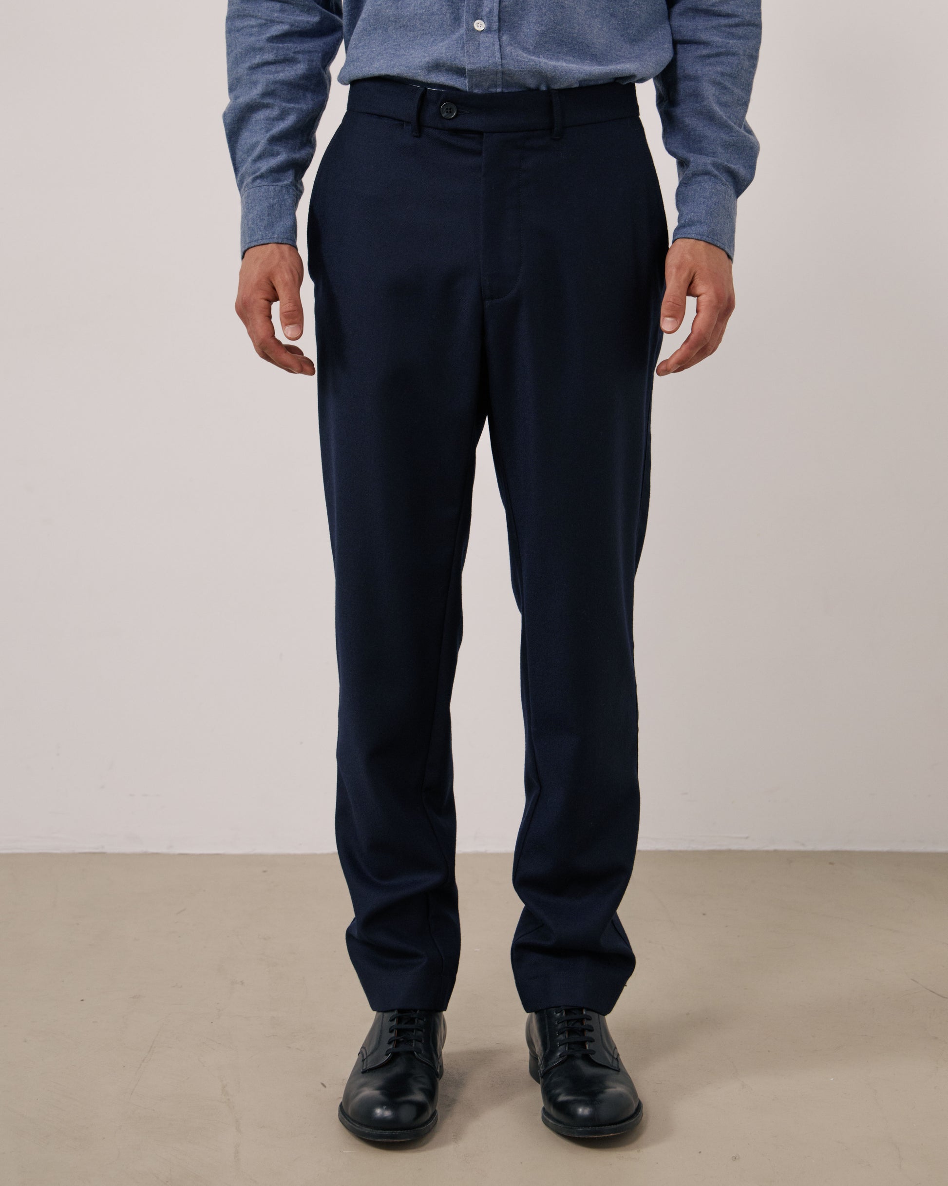 Pantalon Homme en Flanelle de Laine Vierge Bleu Marine Taylor