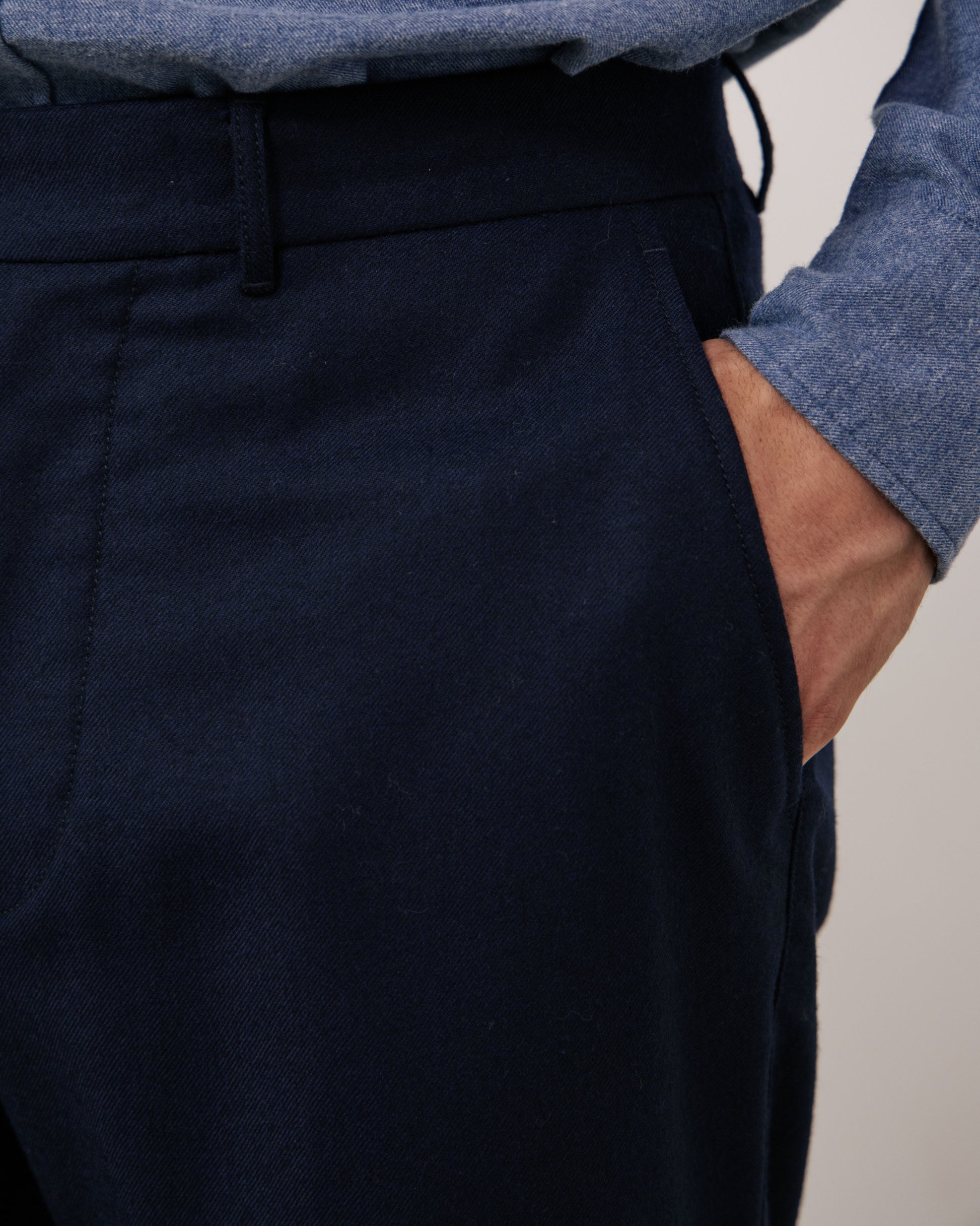 Pantalon Homme en Flanelle de Laine Vierge Bleu Marine Taylor