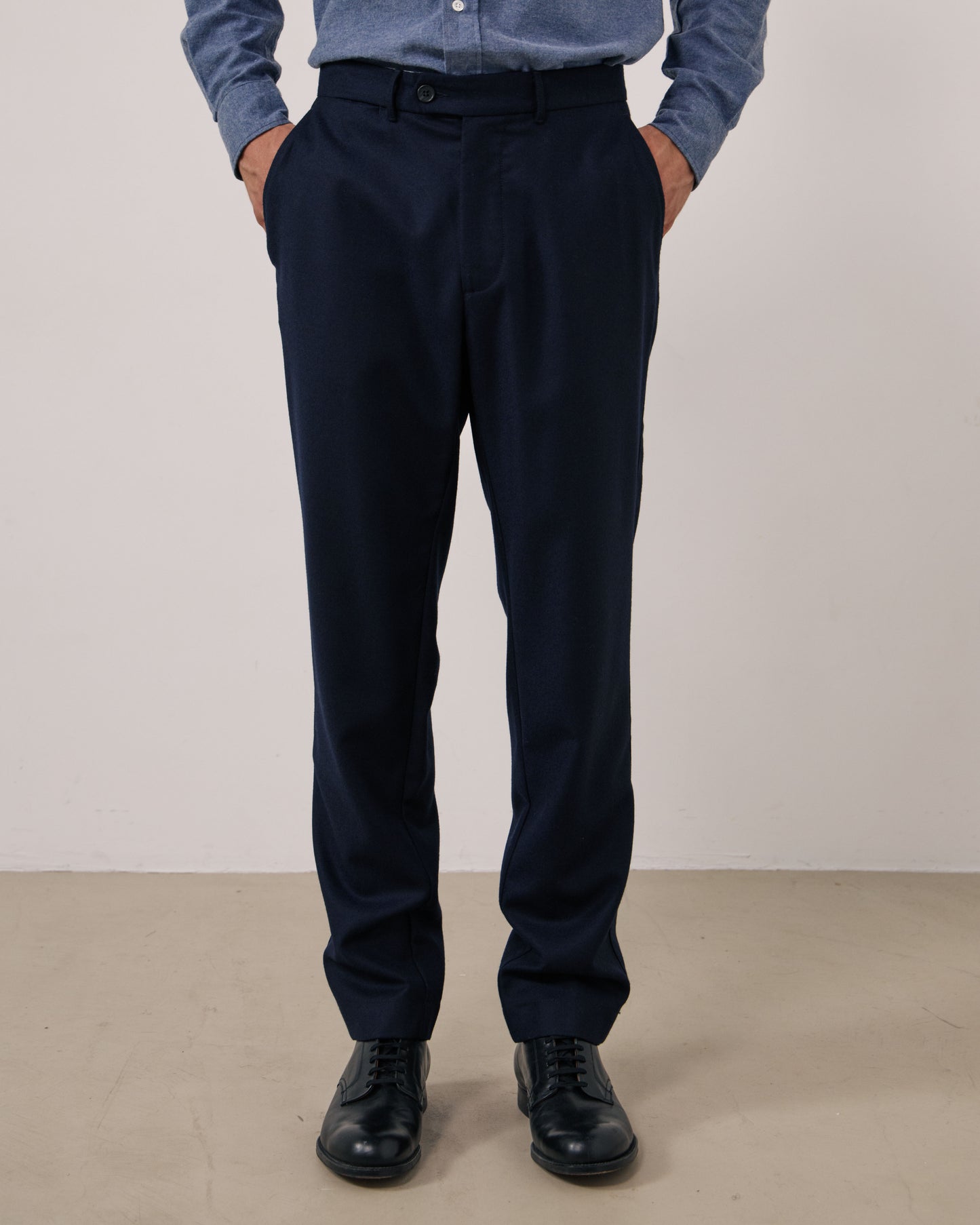 Pantalon Homme en Flanelle de Laine Vierge Bleu Marine Taylor