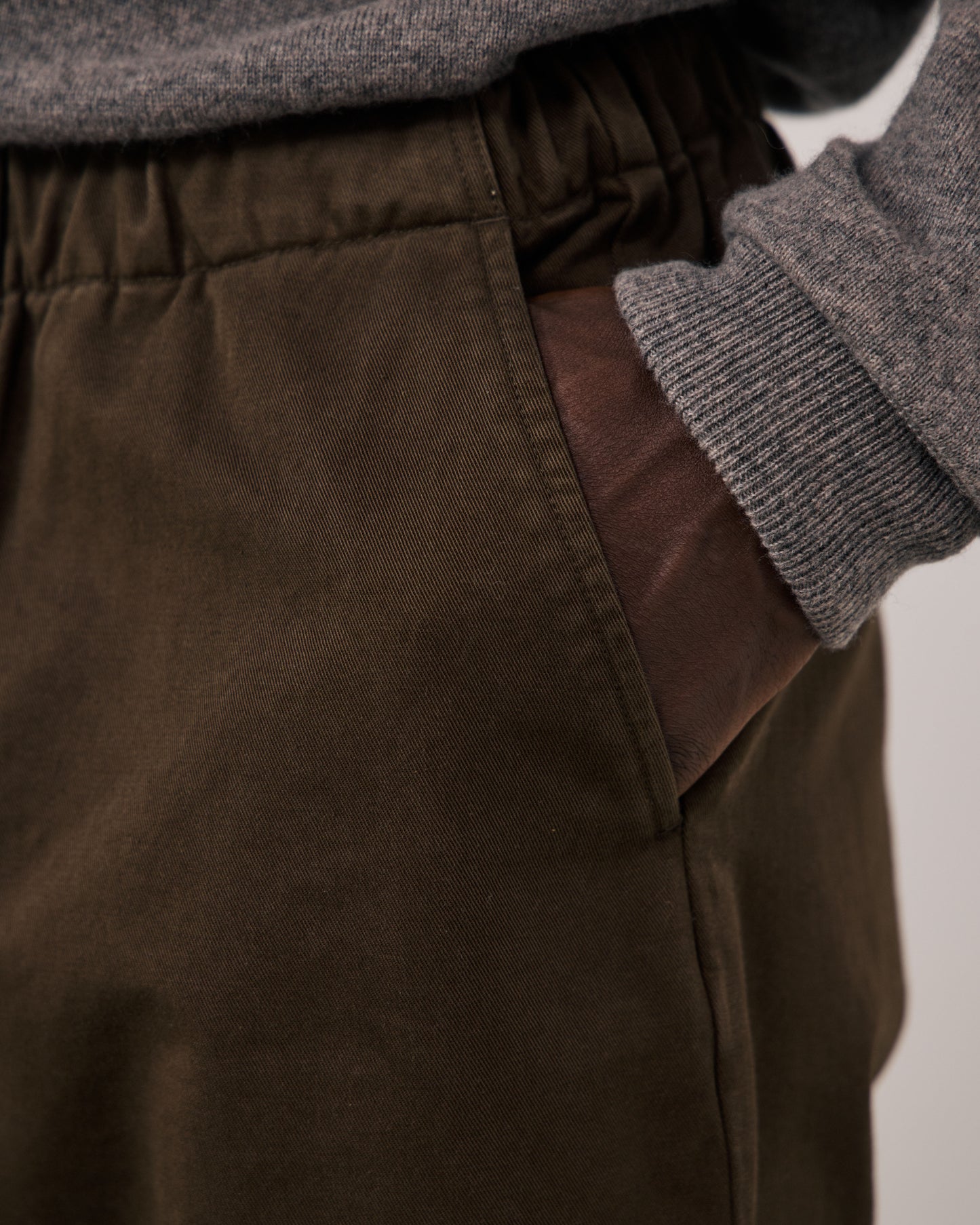 Pantalon Homme en Chino Gris Joggy