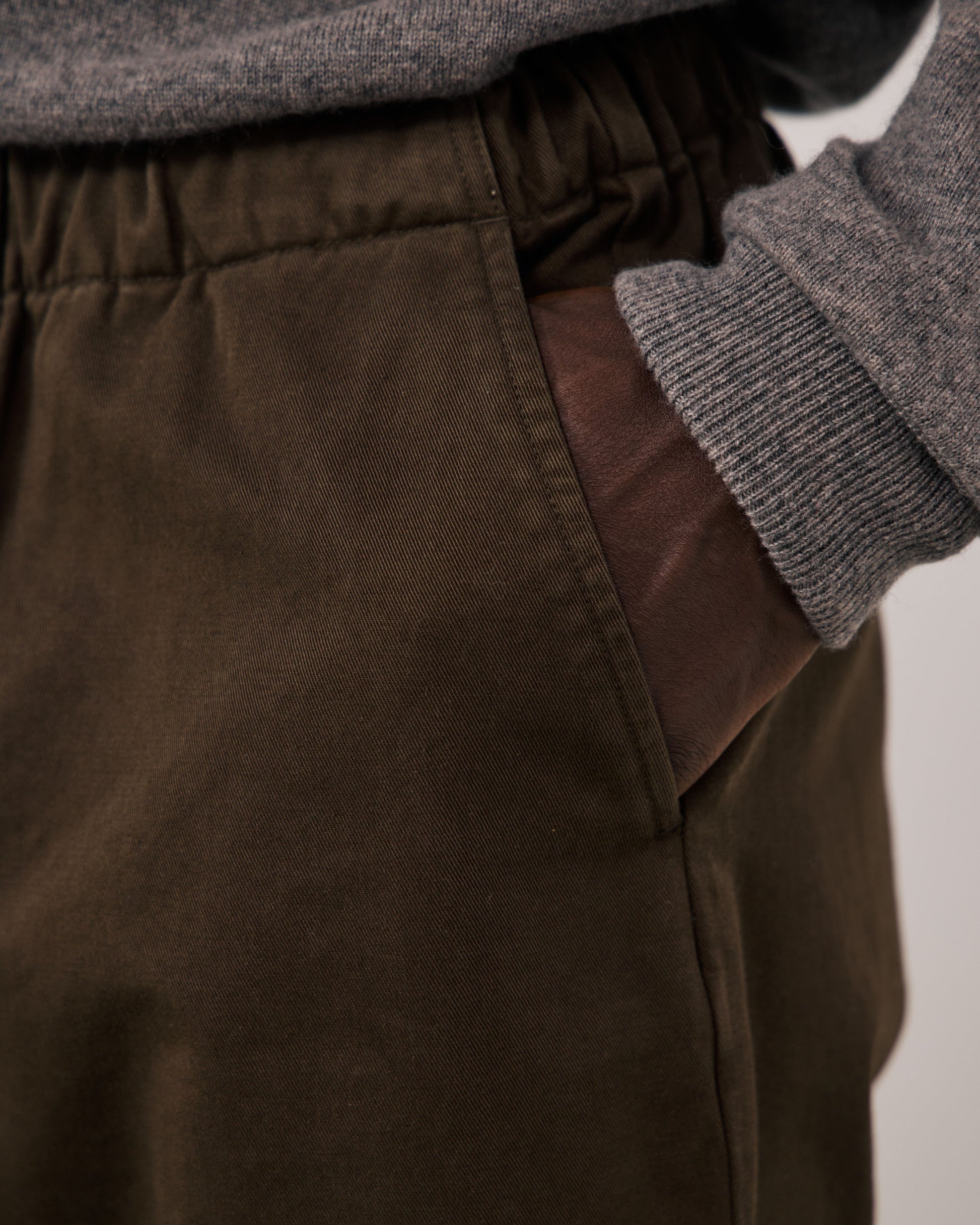 Pantalon Homme en Chino Gris Joggy