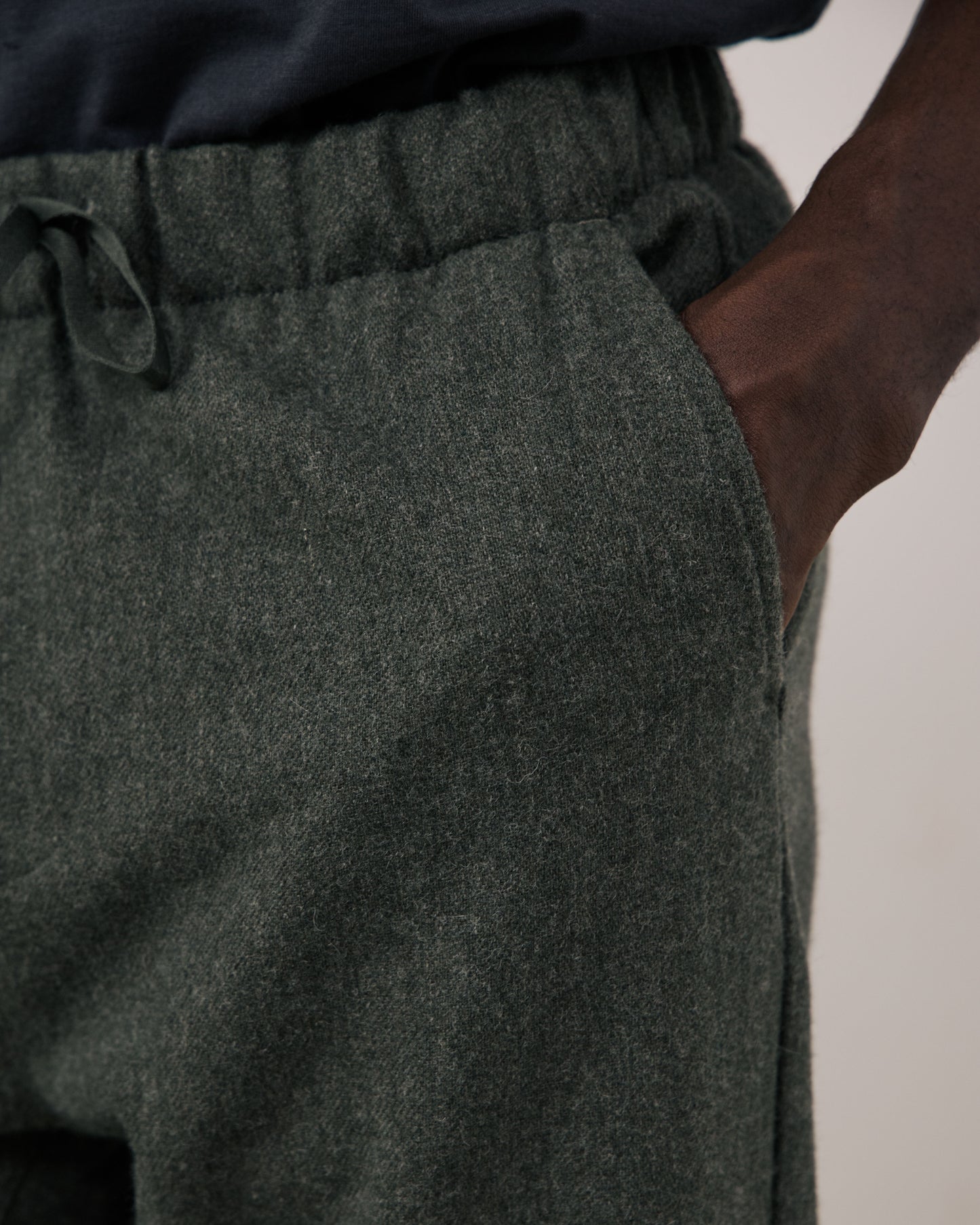 Pantalon Homme en Flanelle de laine Vert Militaire Joggy