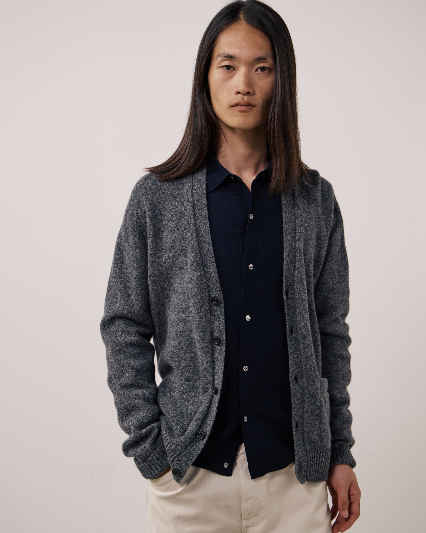 Pull Homme en Laine Mérinos Extrafine Gris Seamless Cardigan