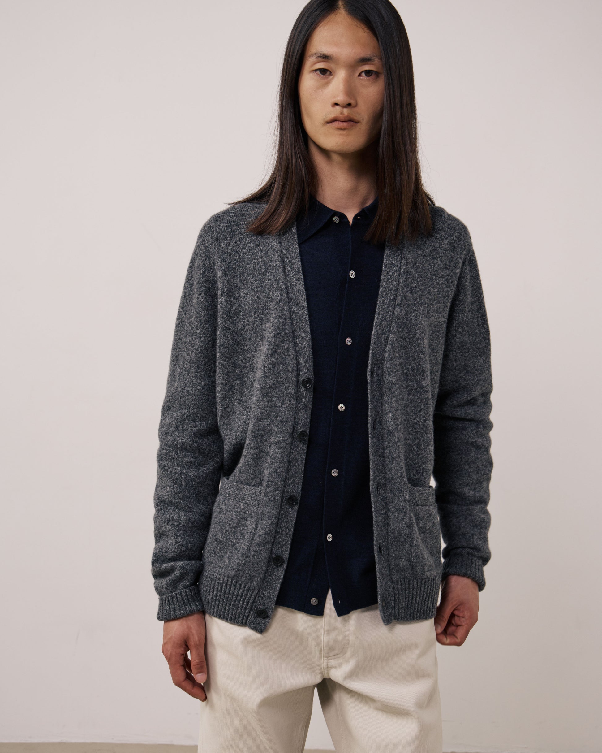 Pull Homme en Laine Mérinos Extrafine Gris Seamless Cardigan