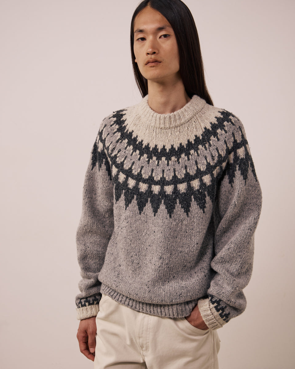 Jersey de lana de alpaca y merino gris para hombre Donegal Jacquard Crew - Image 2