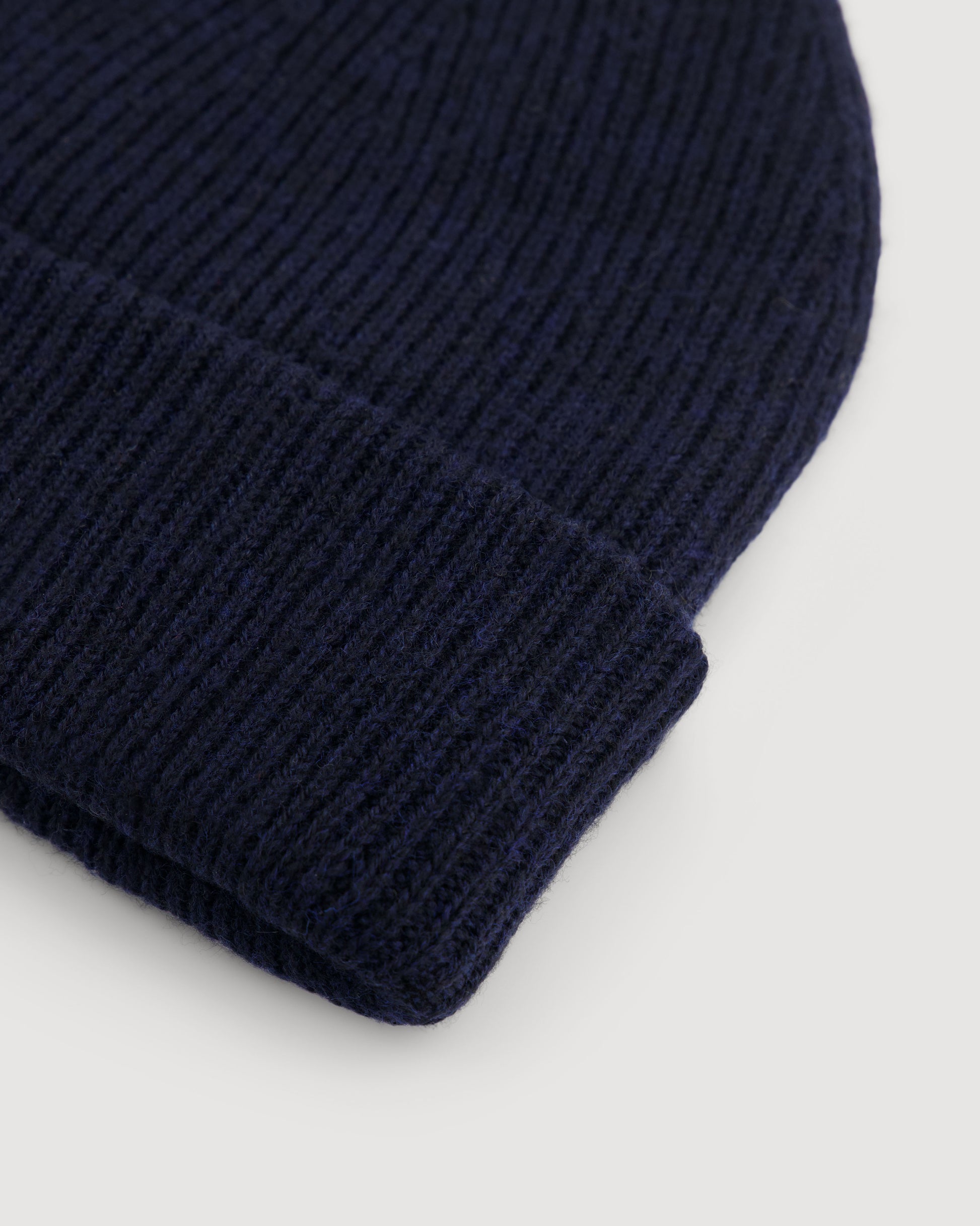 Bonnet Homme en Laine Mérinos Bleu Marine Seamless