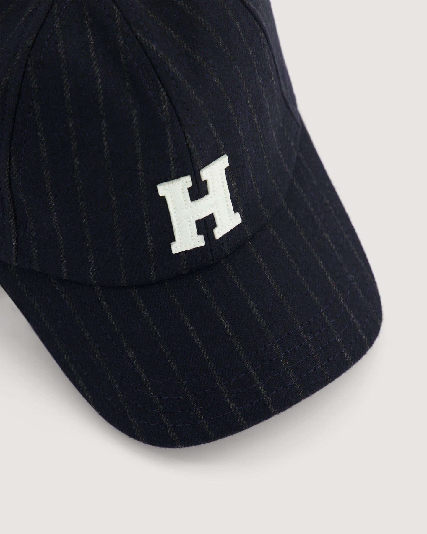 Casquette Femme en Flanelle à Rayures Bleu Nuit H