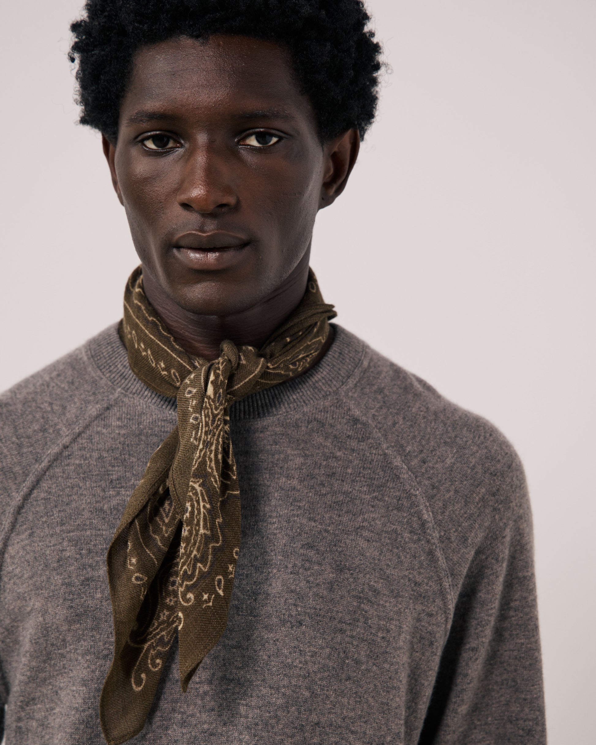 Echarpe Homme en Laine imprimée Paisley Vert Militaire Bandana