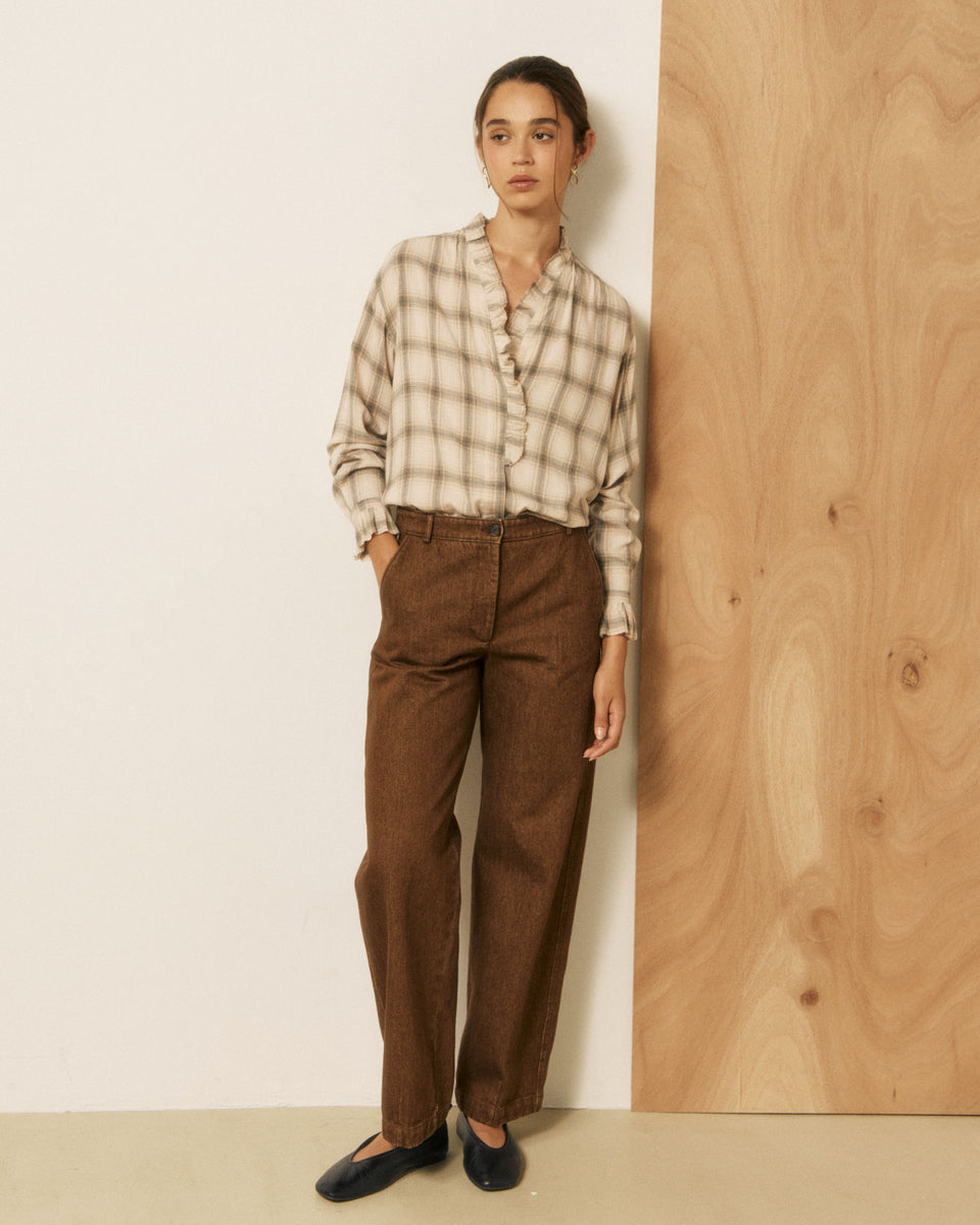 Chemise Femme en Viscose à Carreaux Beige & Gris Carmela - Image 2