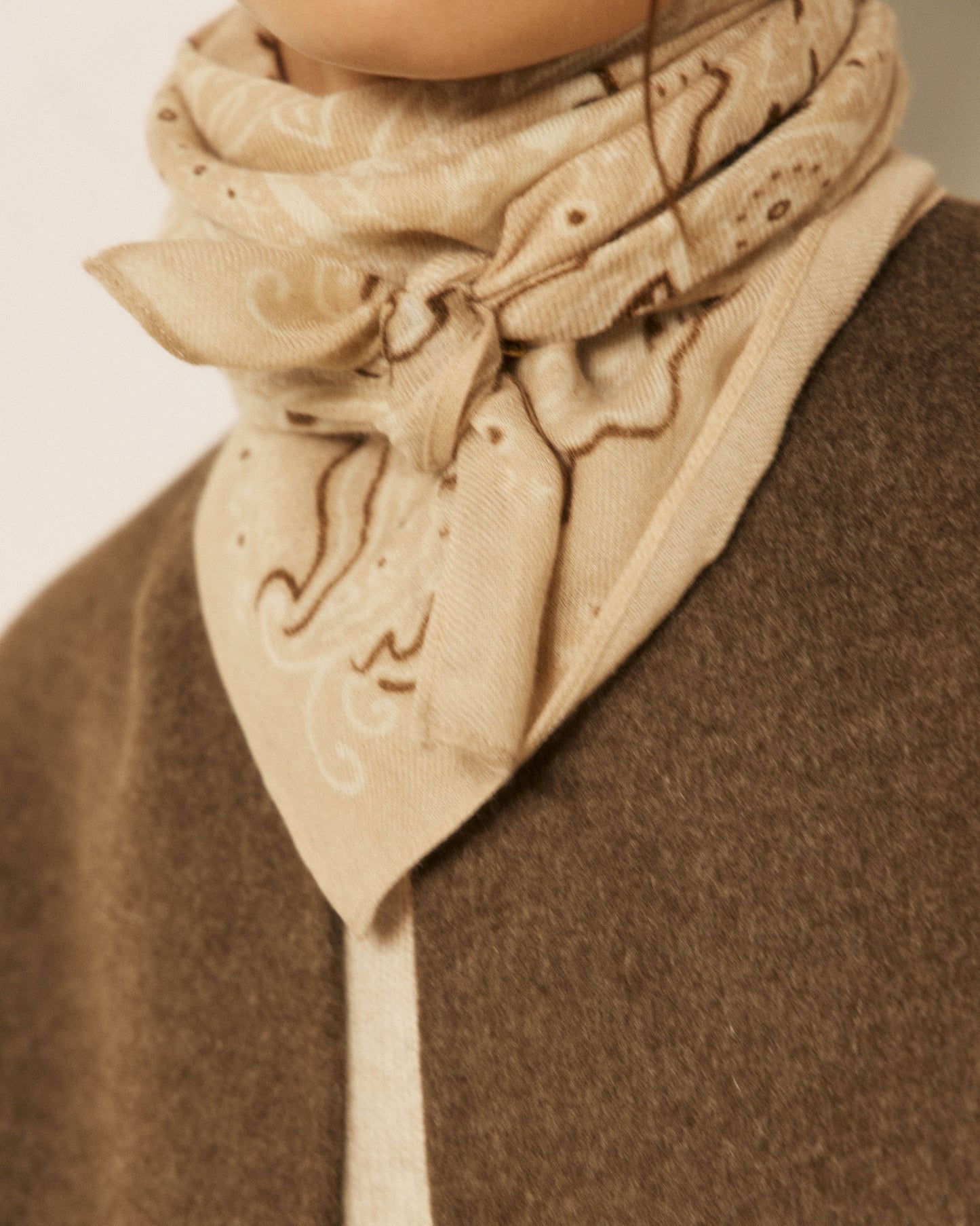 Echarpe Femme en Laine imprimé Beige Bandana
