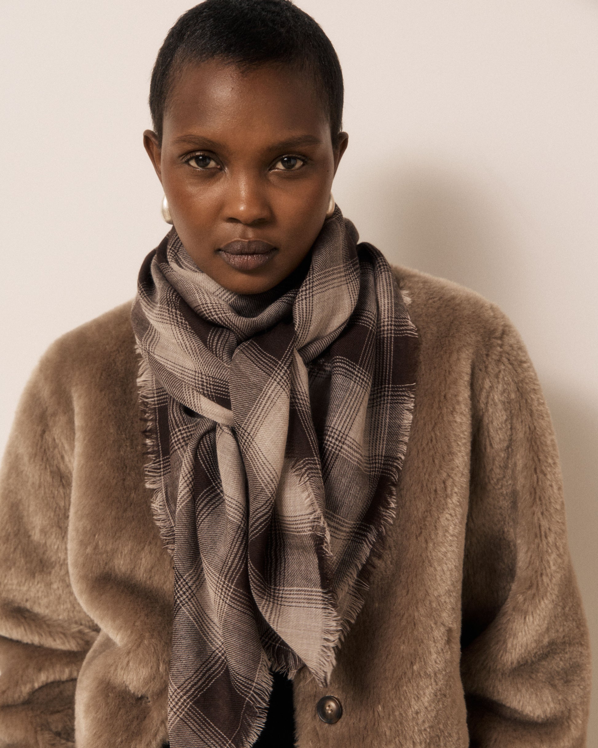 Echarpe Femme en Laine à Carreaux Chocolat & Beige