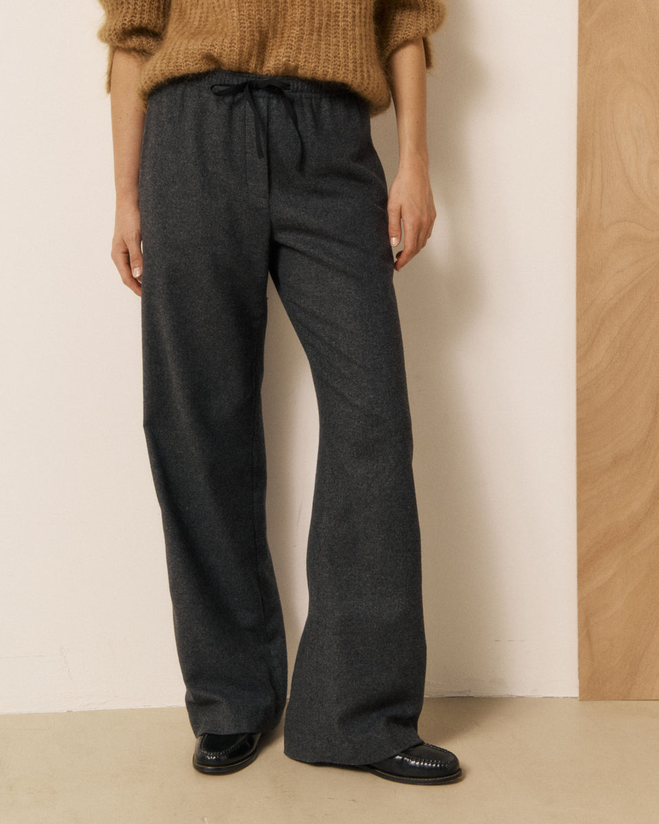 Pantalon Femme en Flanelle de Laine Gris Plumiel - Image 2