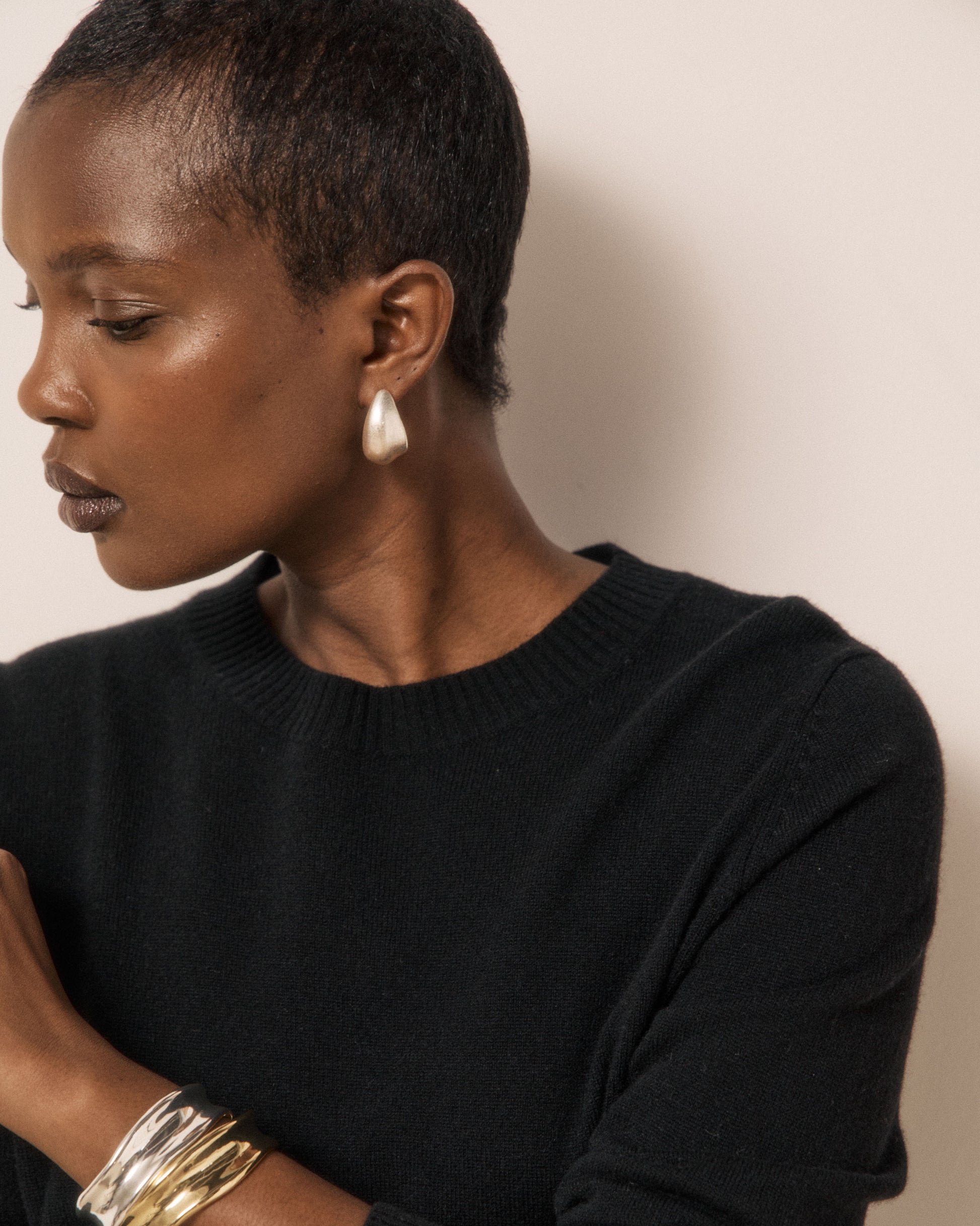 Pull Femme en Laine & Cachemire Noir Matsya