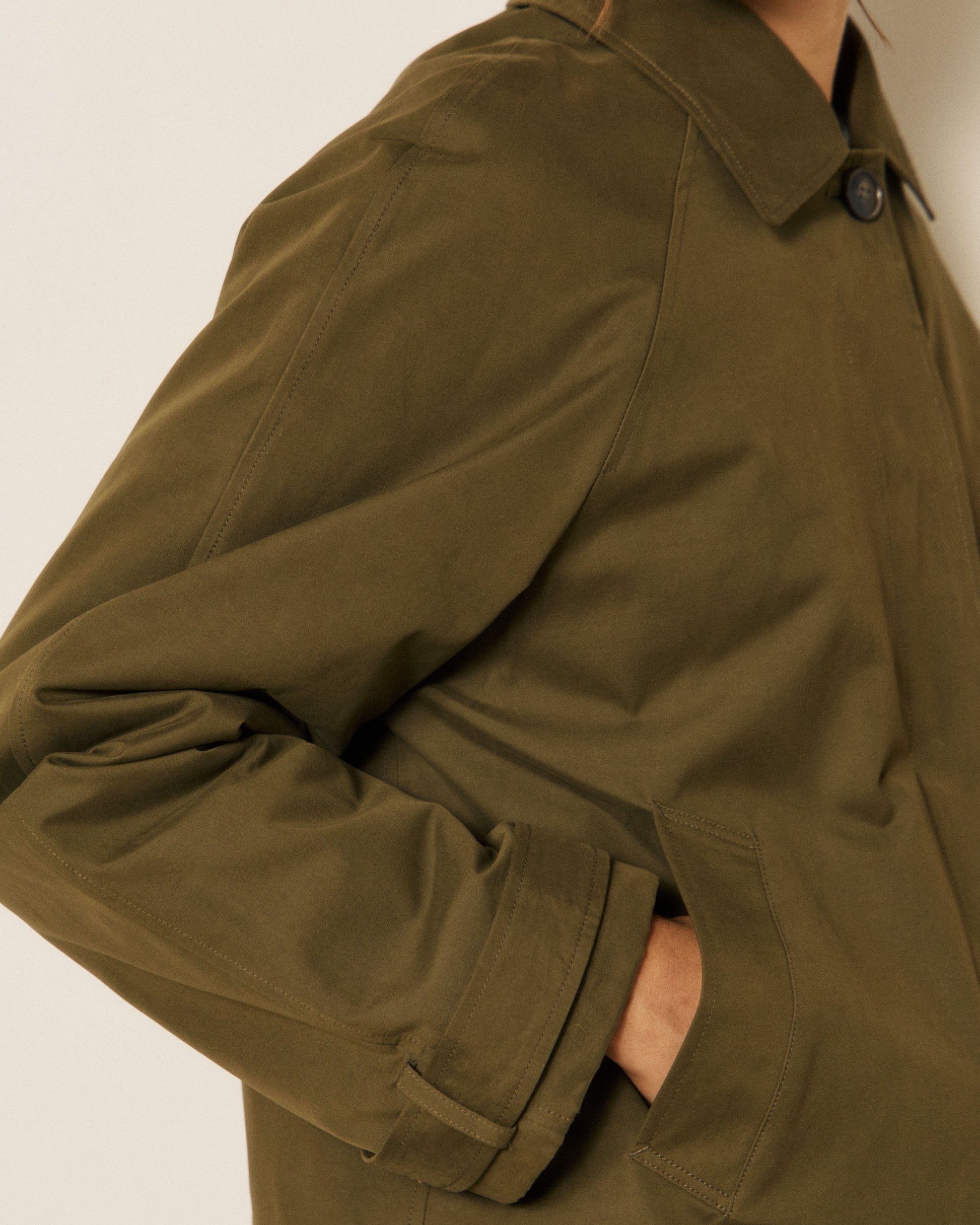Manteau Femme en Gabardine de Coton Vert Militaire Voltaire
