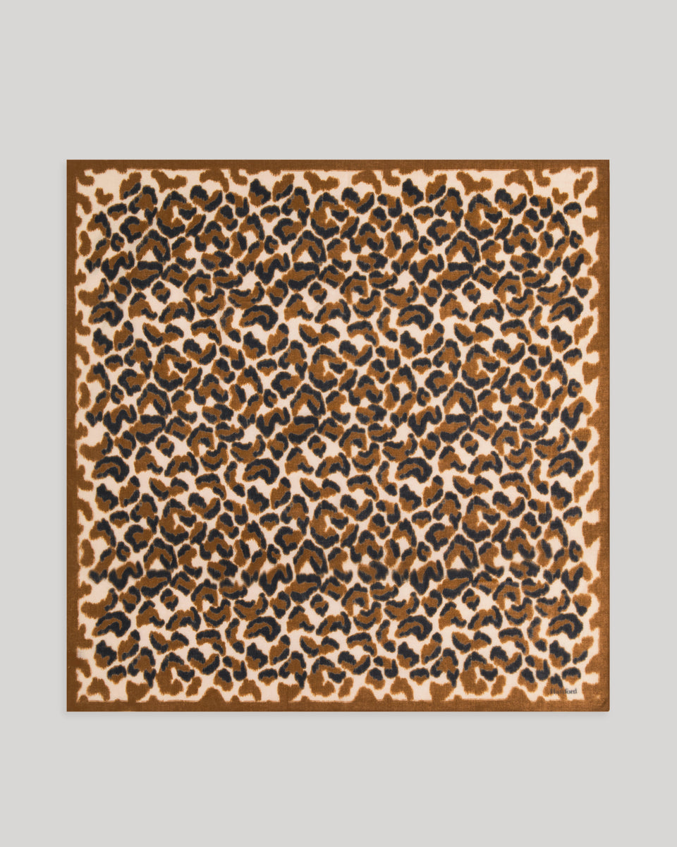 Women's Camel leopard print wool Scarf - Image alternative