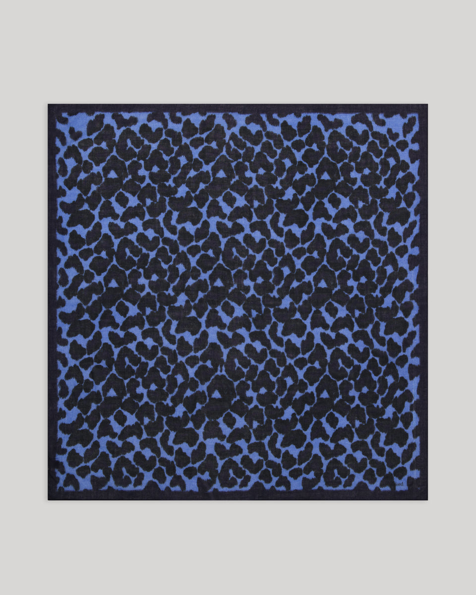 Women's Blue leopard print wool Scarf - Image alternative