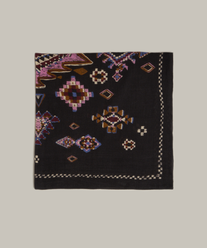 Echarpe en laine noire à motifs Ikat