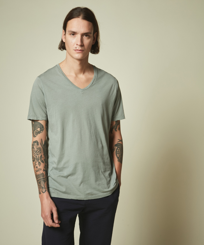 Tee-shirt col V en light jersey vert-de-gris